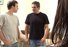 जेनिफर स्टोन जंगली गांड थ्रीसम गरमाती