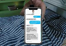 बिग-एस एबोनी स्लट अपने बेस्ट फ्रेंड से नेल करवाने की भीख मांगती