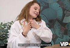 वीआईपी4के - दो रूसी लड़कियां एक लड़के के साथ जबरदस्त रिमिंग सेशन में