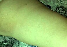 सेक्सी फैट मिल्फ नंगी पस्सी और ब्रेस्ट से टिज करती है