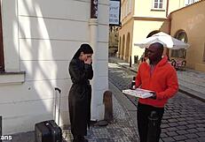 Big butt Italian को bbc से double penetration मिलता है