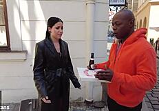 Big butt Italian को bbc से double penetration मिलता है