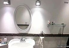 बंधी ब्लोंड चूत को अनोखी चुदाई दी