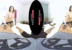 अरे, ये टैटू वाली जर्मन चब्बी को चश्मे के साथ चेक करो!