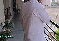 घर मालिक किरायेदार को हार्डकोर चुदाई में लुभाता है जंगली चूत चाटकर