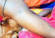 भाभी रेड सूट में: हार्ड फक या देसी रोमांस?