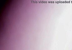 Mi hermanastra dafri me chupa el pene y me escupe semen en la cara