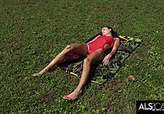 Slim teen 18+ oils up and climaxes outdoors under the sun