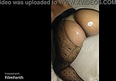 क्या ये मोटी PAWG अपनी बड़ी गांड दिखाना और कम से गांड चुदवाना पसंद करती है?