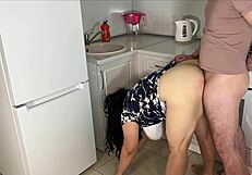 I love how my big stepmom sucks cock and takes it in the ass