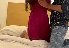 चीटिंग वाइफ होटल में एक्स बॉयफ्रेंड के साथ स्टीमी सेक्स के लिए स्नीक्स करती है