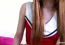 मैंने देखा छोटी 18+ जिंजर जेसिका एंडरसन पहली बार बीबीसी गैंगबैंग करती है क्लासमेट के साथ