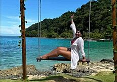 Ebony woman loves meeting a stranger for a casual chat