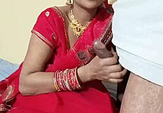 देवर ने उसे बेडरूम में कपड़े बदलते पकड़ा और पूरी तरह कब्जा कर लिया