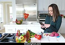 Family Friendly Thanksgiving Fuck Fest With Aften Opal and Alix Lynx