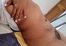 Puta Latina Se Levanta Con Sus Bragas Mojadas Y Con Rico Olor A Vagina Y Le Da Ganitas De Masturbarse