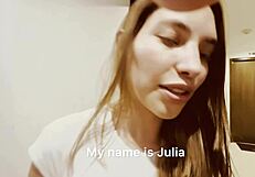 Mi esposo paga una entrenadora personal que me la pone a sudar