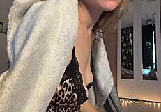 Holy! Doggystyle Fisting and Fucking Live on Webcam!