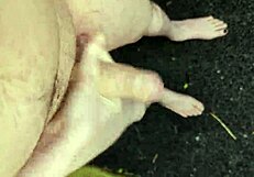 dude, jerking off outside at midday is so risky!