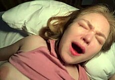 यार, मेरी स्टेपसिस टेस करती रहती है जब तक उसकी चूत हार्ड क्रीम नहीं हो जाती