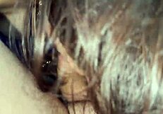 टैटू वाली रंडी वायलेट रेन की गंद जोर से मारी जाती है और गले में मारा जाता है