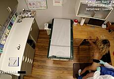 Teen kalani luana screams while riding and spreading in latex gloves