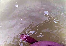 Mi mejor amiga y su hermanastra me invitan a ver una película en casa