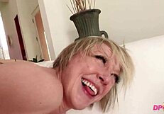 आओ, देखो डी विलियम्स डबल ऐनल लेती है जैसे प्रो!