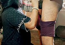 देसी बीवी रफ घरेलू किचन में मॉन्स्टर लंड डीपथ्रोट लेती