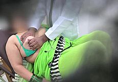 भारतीय डॉक्टर मरीज भाभी के साथ अस्पताल में नॉटी हो जाती है, क्लिनिक में मजा वाइल्ड हो जाता है