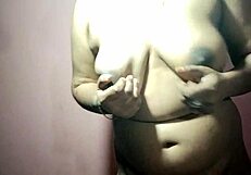 Neighbor girl chats with amateurs