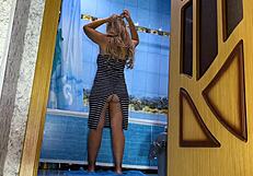 Stepmom's Big Mature Ass Demands Anal Sex in the Bathroom Herself