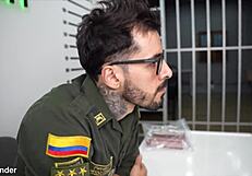 यो, मैं इस कैदी को उसके टाइट होल पर रफ एनल गेप सिखा रही हूं!