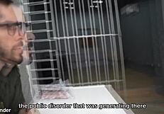 यो, मैं इस कैदी को उसके टाइट होल पर रफ एनल गेप सिखा रही हूं!