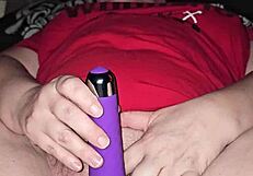 Solo milf with big pink pussy cums in detailed masturbation