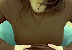 Teen Babe Teases Sugar Daddy With Sexy Poses In Leggings After Workout