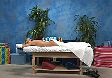 Tempting massage session turns into sensual relaxation