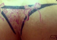 um chocolate preto duro para minha madrasta, ela adora o leite