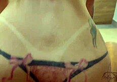 um chocolate preto duro para minha madrasta, ela adora o leite