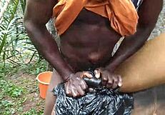 यो, देखो यह हॉट टॉय सब कुछ वेट और वाइल्ड बना रहा है!