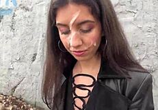 चेहरा पर वीर्य गिराने से पार्क वॉक में शॉक