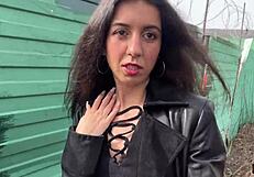 चेहरा पर वीर्य गिराने से पार्क वॉक में शॉक