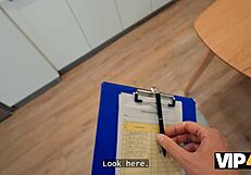 वाह! वीआईपी4के रशियन कॉलेज स्लट अपार्टमेंट रखने के लिए पहली एनल लेती है!