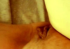 Watch her open her mature pussy at dawn, ready for action!