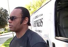 गॉर्जियस और चंकी ब्रूनेट बेब रेयना क्रूज मिशनरी स्टाइल में चोदी जाती है।