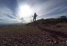 यो, कभी केव में पब्लिक ब्लोजॉब ट्राई किया ऐसा?