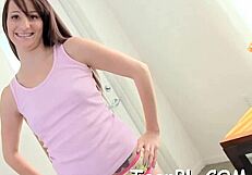 Dude Lets Beautiful Babe Taste His Hard Boner