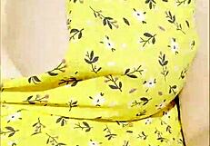 Wifey flashes big tits in car!