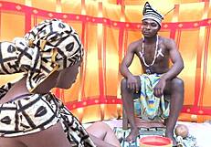 गांव के डॉक्टर के साथ पारंपरिक प्यार महीनों की लालसा के बाद गीली इंटिमेसी से चमकता है