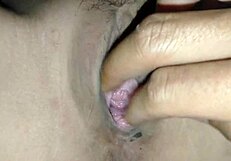 Amateur whore gets her pussy eaten in 1on1.